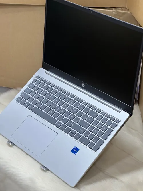 HP LAPTOP 15s FD0355NIA I5 1335U 8GO 512GO SSD NVME NEUF SOUS EMBALLAGE 