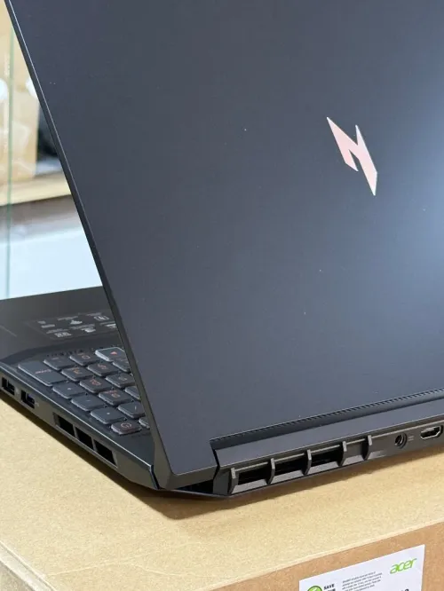 ACER NITRO V16 AI ANV16-42 AMD RYZEN 7 260 16GO 512GO SSD NVIDIA GEFORCE RTX5050 8GO GDDR7 NEUF