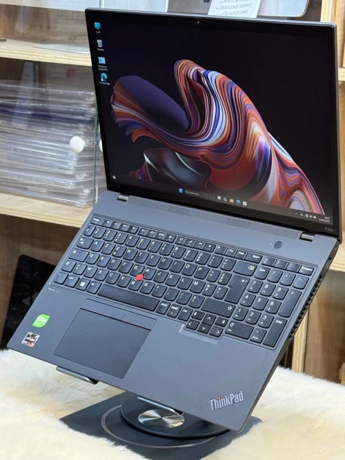 LENOVO THINKPAD P16s GEN 2 AMD RYZEN 7 PRO 7840U 32GO DDR5x 512GO SSD NVME AMD RADEON 780M 4GO GDDR6