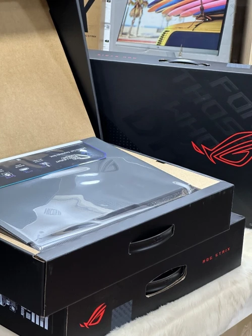 ASUS ROG STRIX G17 G713PV AMD RYZEN 9 7940HX 16GO 512GO NVIDIA GEFORCE RTX4060 8GO 17.3 NEUF SOUS EM