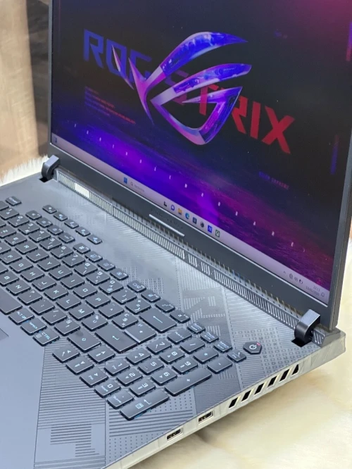 ASUS ROG STRIX SCAR 18 G834JYR I9 14900HX 64GO DDR5 2TO SSD NVIDIA GEFORCE RTX4090 16GO GDDR6