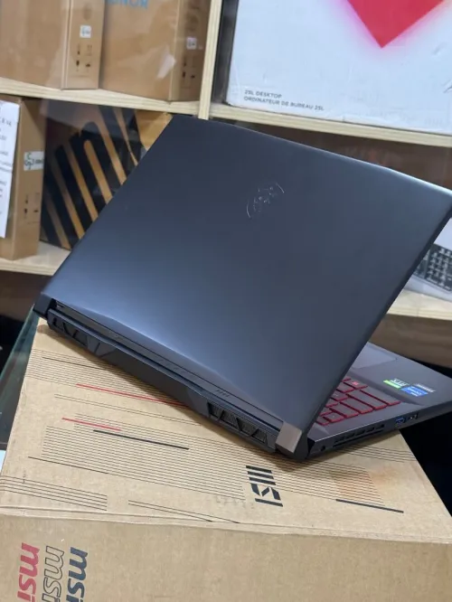 MSI KATANA GF76 12UG I7 12700H 16GO 512GO SSD NVIDIA GEFORCE RTX3050Ti 4GO NEUF SOUS EMBALLAGE 