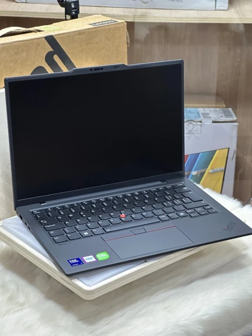 LENOVO THINKPAD X1 CARBON GEN 12 ULTRA 7 155U 32GO DDR5X 512GO SSD NEUF SOUS EMBALLAGE 