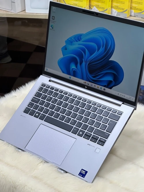HP ZBOOK FIREFLY 14 G11 CORE ULTRA 7 155H 32GO DDR5 512GO SSD NVME 