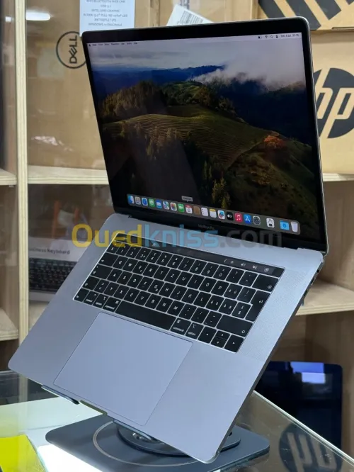 MACBOOK PRO RETINA 15.4 TOUCHBAR 2019 I9 2.4GHZ 32GO 1TO SSD AMD RADEON PRO VEGA 20 4GO CYCLE 312