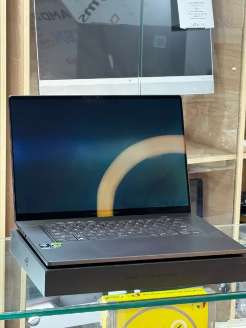 ASUS ROG ZEPHYRUS G16 GU605MU OLED ULTRA 9 185H 32GO 2TO SSD NVIDIA GEFORCE RTX4090 16GO GDDR6