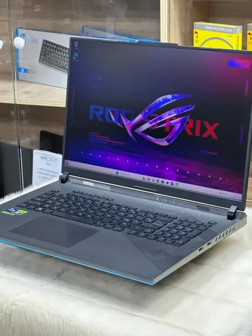 ASUS ROG STRIX SCAR 18 G834JYR I9 14900HX 64GO DDR5 2TO SSD NVIDIA GEFORCE RTX4090 16GO GDDR6