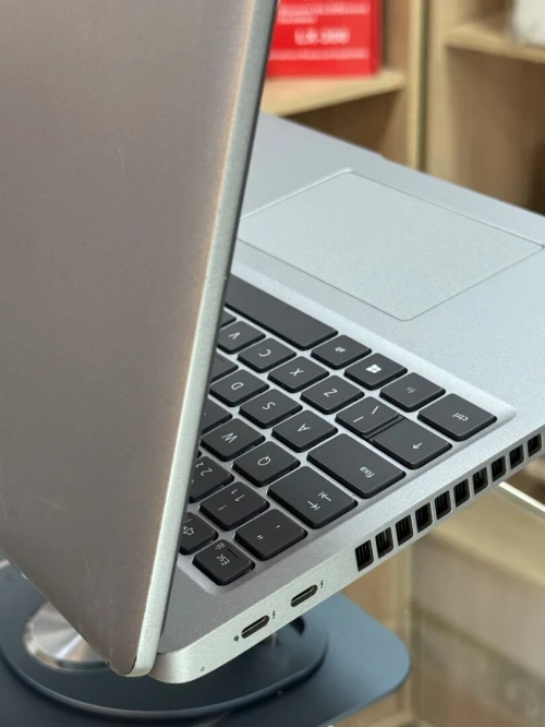 DELL LATITUDE 5520 I5 VPRO 10310U 16GO 256GO SSD NVME 