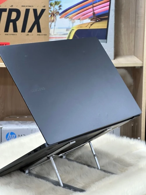 SAMSUNG GALAXYBOOK 3 ULTRA 960XFH I9 13900H 32GO DDR5X 1TO SSD NVIDIA GEFORCE RTX4070 8GO AMOLED