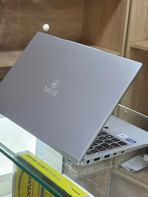 TERRA WORTMANN AG1551R I5 1334U 16GO 512GO SSD NVME