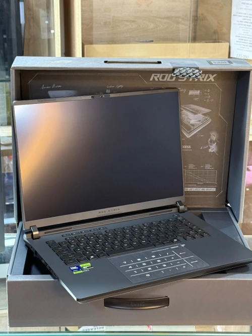 ASUS ROG STRIX SCAR 16 G635LX INTEL CORE ULTRA 9 275Hx 32GO 2TO SSD NVIDIA GEFORCE RTX5090 24Go NEUF