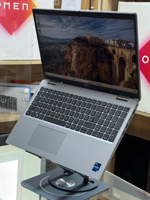 DELL PRECISION 3581 I7 VPRO 13800H 64GO 512GO SSD NVIDIA RTX A500 4GO GDDR6