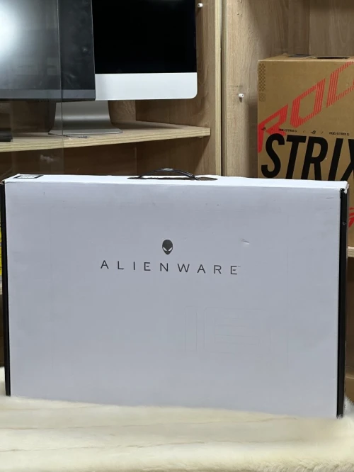 ALIENWARE M18 R2 I9 14900HX 32GO DDR5X 1TO SSD NVIDIA GEFORCE RTX4070 8GO GDDR6 NEUF SOUS EMBALLAGE 