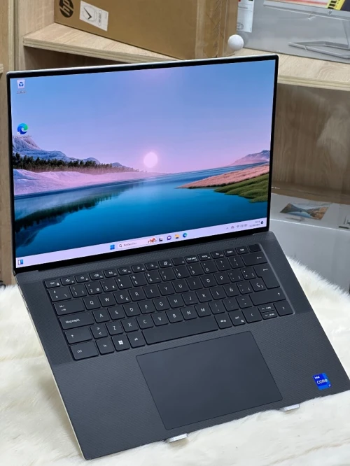DELL XPS 15 9530 I7 13700H 32GO DDR5 1TO SSD NVIDIA GEFORCE RTX4050 6GO 4K OLED TACTILE 