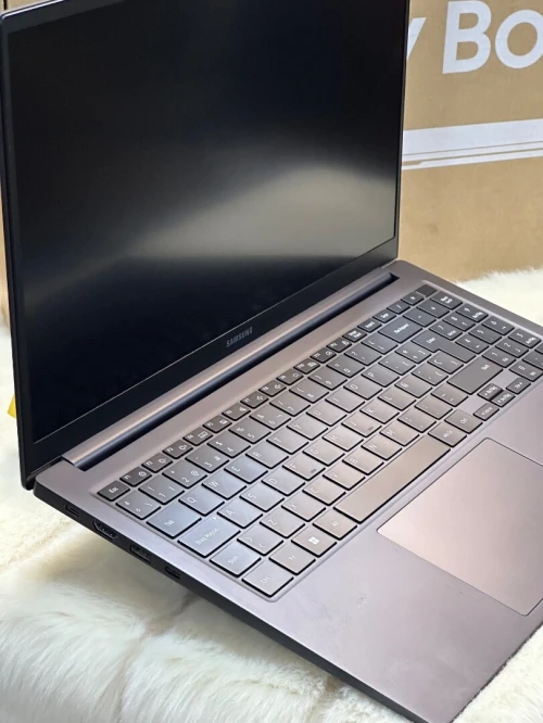 SAMSUNG GALAXYBOOK 750XFG I7 1355U 16GO 512GO SSD NEUF SOUS EMBALLAGE 