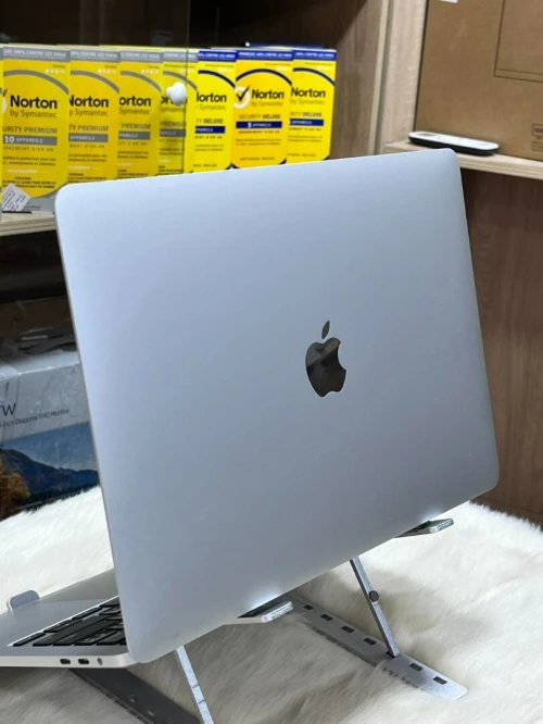 MACBOOK PRO RETINA 13.3" TOUCHBAR 2020 I5 2.0GHZ  16GO  512GO SSD ECRAN 13.3" RETINA 3K CYCLE 243 