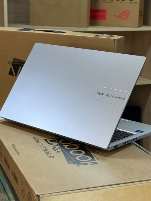 ASUS VIVOBOOK 15 X1502VA I7 13620H 16GO 1TO SSD NVME NEUF SOUS EMBALLAGE