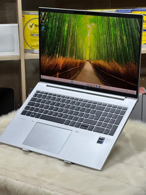 HP ELITEBOOK 860 G10 I7 EVO 1370P 32GO DDR5 5200MHZ 1TO SSD NVME 