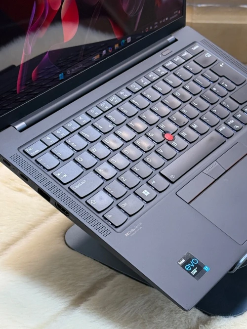 LENOVO THINKPAD X1 CARBON GEN 9 OLED I7 1165G7 32GO 1TO SSD 4K OLED