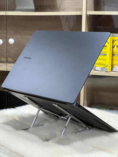 SAMSUNG GALAXYBOOK 3 ULTRA 960XFH I9 13900H 32GO DDR5X 1TO SSD NVIDIA GEFORCE RTX4070 8GO AMOLED