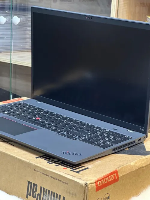 LENOVO THINKPAD P16s Gen 2 AMD RYZEN 7 PRO 7840U 32GO 1TO SSD AMD RADEON 780M NEUF SOUS EMBALLAGE 