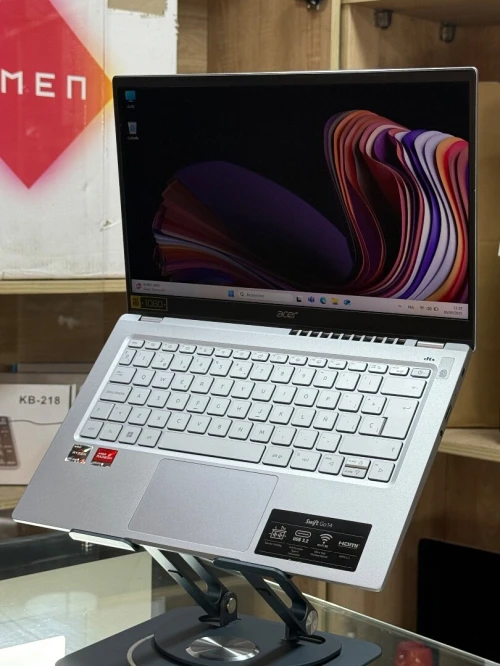 ACER SWIFT GO 14 SFG14 AMD RYZEN 5 7530U 16GO 512GO SSD NVME