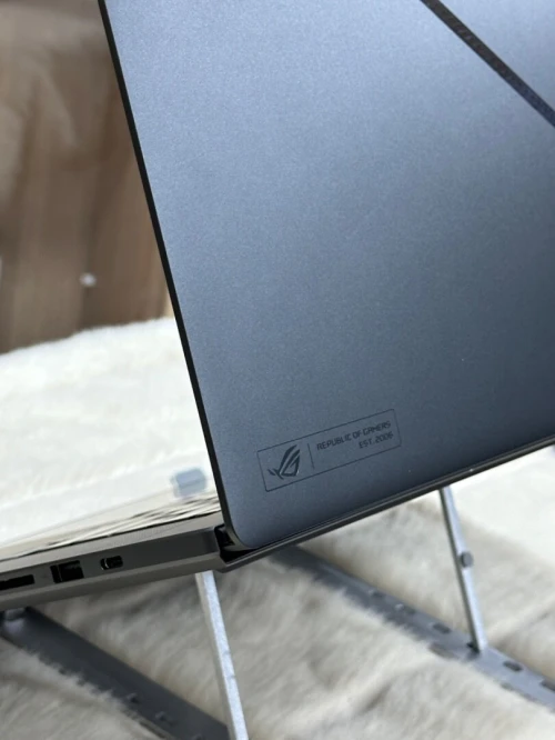 ASUS ROG ZEPHYRUS G16 GU605MV ULTRA 9 185H 16GO DDR5 1TO SSD NVIDIA GEFORCE RTX4060 8GO 3K OLED NEUF