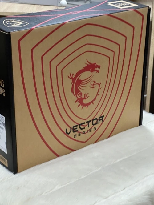 MSI VECTOR 17HX A14VGG I9 14900Hx 32GO DDR5X 1TO SSD NVME NVIDIA GEFORCE RTX4070 8GO NEUF SOUS EM