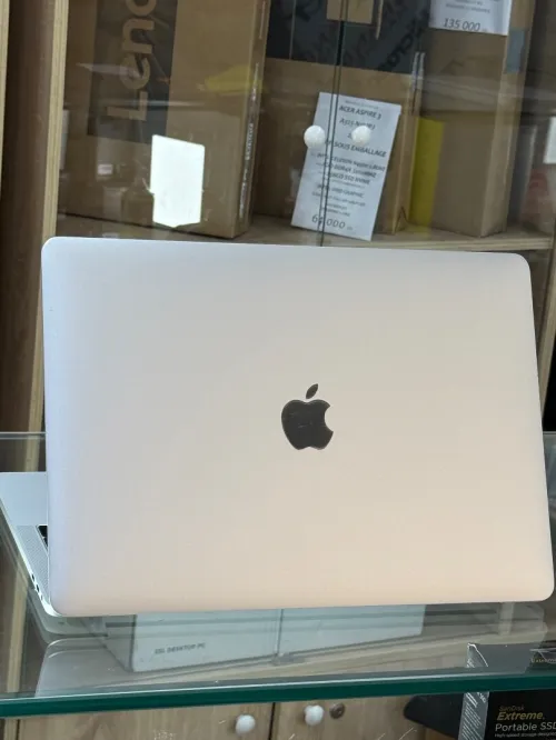 MACBOOK PRO RETINA 13.3 TOUCHBAR 2019 I5 2.4GHZ 8GO 256GO SSD 