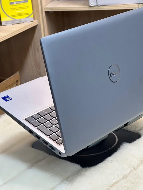 DELL PRECISION 3590 INTEL CORE ULTRA 7 155H 16GO DDR5 512GO NVIDIA RTX 500ada 4GO