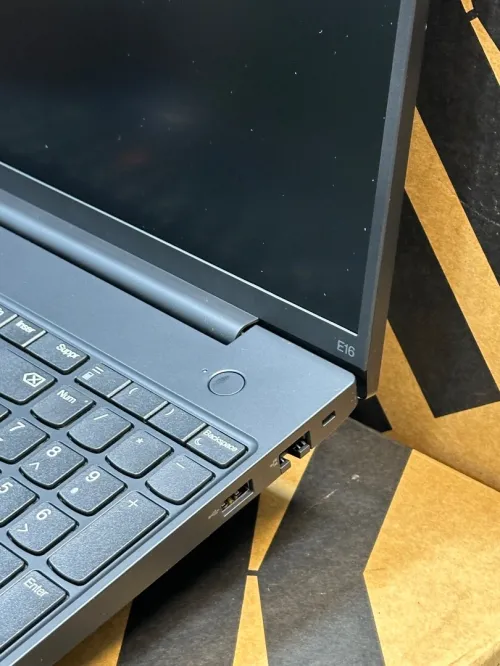 LENOVO THINKPAD E16 GEN1 I5 1335U 16GO 256GO SSD 16 NEUF SOUS EMBALLAGE 