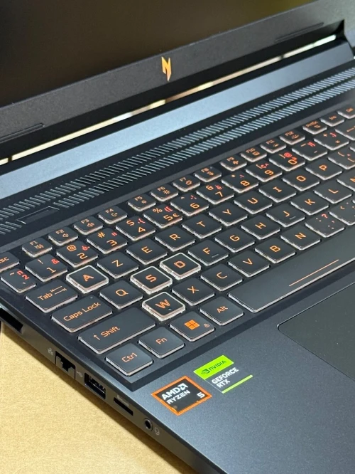 ACER NITRO V16 AI ANV16-42 AMD RYZEN 5 240 16GO 512GO SSD NVIDIA GEFORCE RTX5050 8GO GDDR7 NEUF
