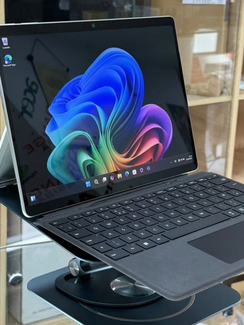SURFACE PRO 11 SNAPDRAGON X ÉLITE X1e80100 16Go 512Go SSD + STYLET 