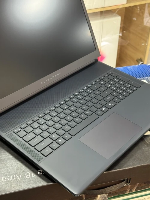 ALIENWARE 18 Area 51 ULTRA 9 275Hx 64Go DDR5 2To SSD NVIDIA GEFORCE RTX5090 24Go GDDR7 NEUF SOUS EMB
