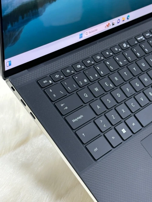 DELL XPS 15 9530 I7 13700H 32GO DDR5 1TO SSD NVIDIA GEFORCE RTX4050 6GO 4K OLED TACTILE 