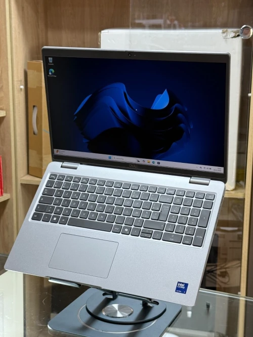 DELL PRECISION 3591 INTEL CORE ULTRA 7 165H 32GO 512GO SSD NVIDIA RTX1000 ada 6GO GDDR6
