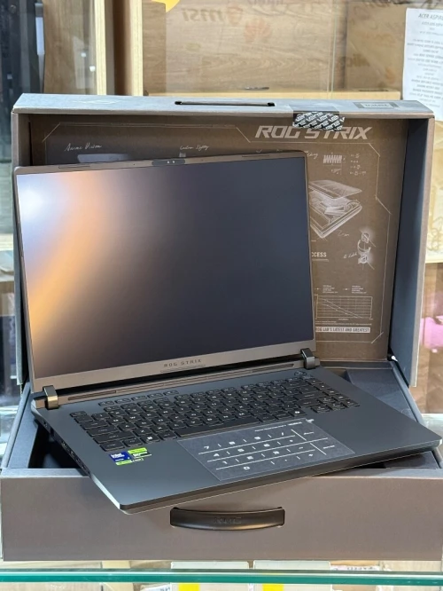 ASUS ROG STRIX SCAR 16 G635LX INTEL CORE ULTRA 9 275Hx 32GO 2TO SSD NVIDIA GEFORCE RTX5090 24Go NEUF
