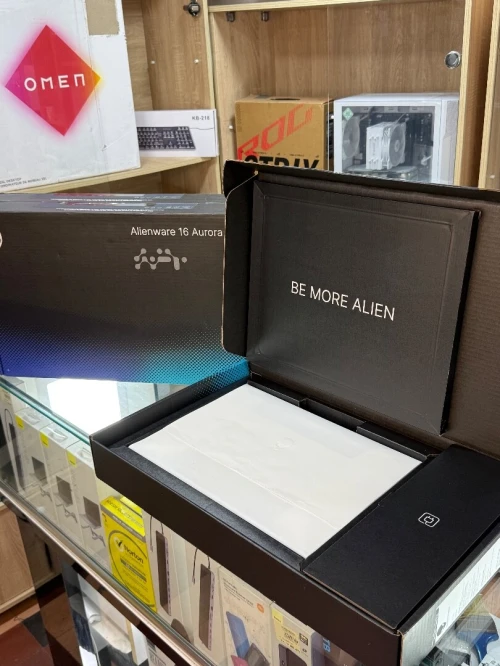ALIENWARE AURORA 16 BLEU INTEL CORE 7 240H 16GO 1TO SSD NVIDIA GEFORCE RTX5050 8GO GDDR7 NEUF SOUS