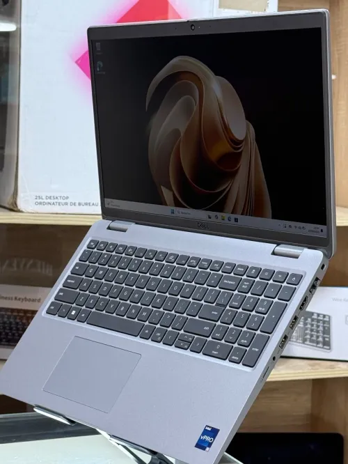 DELL PRECISION 3580 I5 VPRO 1350P 32GO 256GO SSD NVME NVIDIA RTX A500 4GO GDDR6