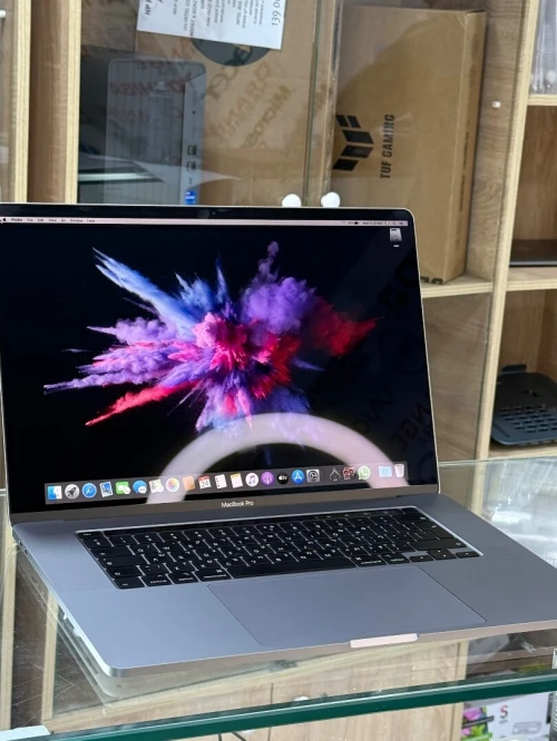 MACBOOK PRO RETINA 16 TOUCHBAR I9 9880H 2.3GHZ 64GO 2TO SSD AMD RADEON PRO 5500M 8GO