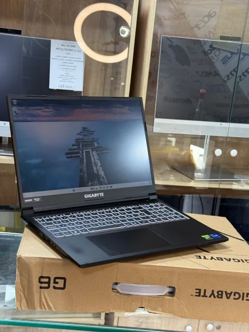 GIGABYTE G6 KF I7 13700H 16GO 1TO SSD NVIDIA GEFORCE RTX4060 8GO SOUS EMBALLAGE