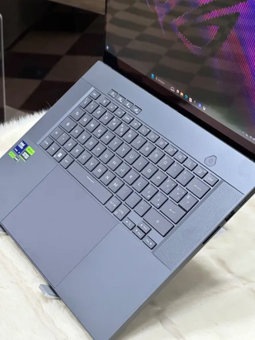 ASUS ROG ZEPHYRUS G16 GU605MV ULTRA 9 185H 16GO DDR5 1TO SSD NVIDIA GEFORCE RTX4060 8GO 3K OLED NEUF