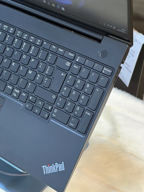 LENOVO THINKPAD E16 I5 1335U 16GO 512GO SSD 
