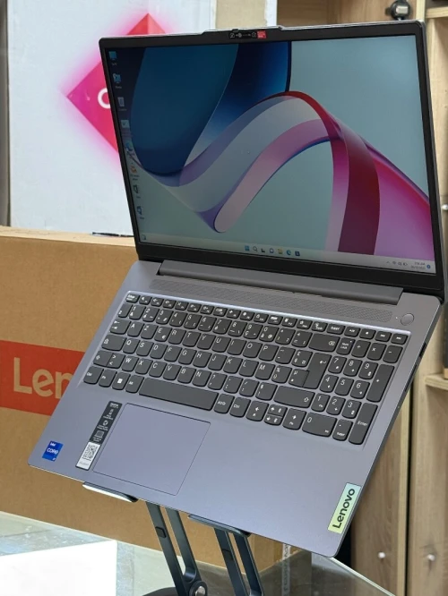 LENOVO IDEAPAD SLIM 3 15IRH8 I7 13620H 16GO 512GO SSD NEUF SOUS EMBALLAGE 