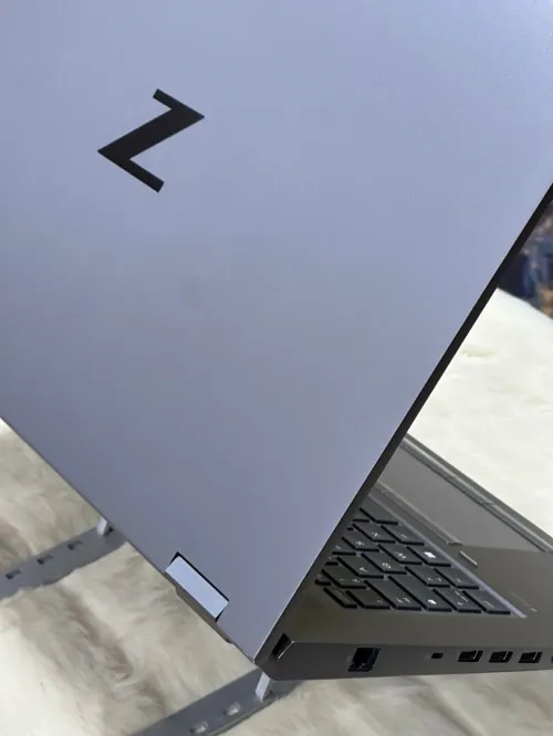 HP ZBOOK FURY 17 G8 I7 VPRO 11850H 32GO DDR4X 512GO SSD NVIDIA T1200 4GO 