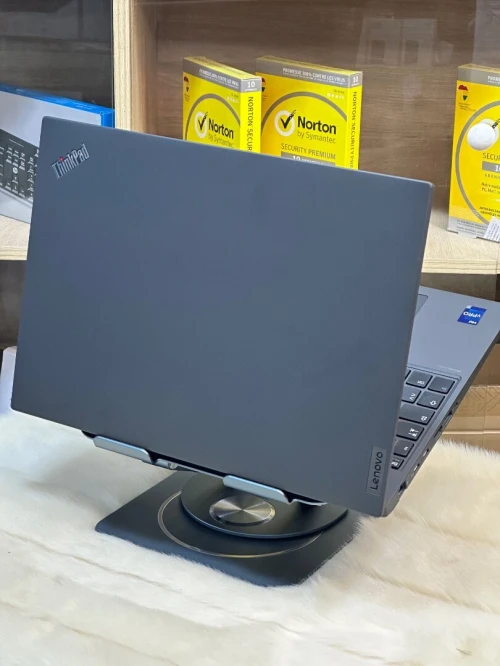 LENOVO THINKPAD P16s GEN 2 I7 VPRO 1370P 32GO DDR5 512GO SSD NVIDIA RTX A500 4GO 