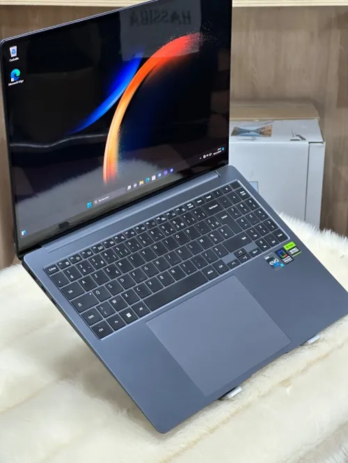 SAMSUNG GALAXYBOOK 3 ULTRA 960XFH I9 13900H 32GO DDR5X 1TO SSD NVIDIA GEFORCE RTX4070 8GO AMOLED