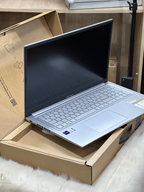 ASUS VIVOBOOK 17 K3704V I9 13900H 32GO 1TO SSD NEUF SOUS EMBALLAGE 