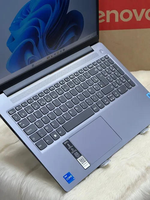 LENOVO IDEAPAD SLIM 3i 15IRH8 I5 13420H 8GO 512GO SSD NEUF SOUS EMBALLAGE 