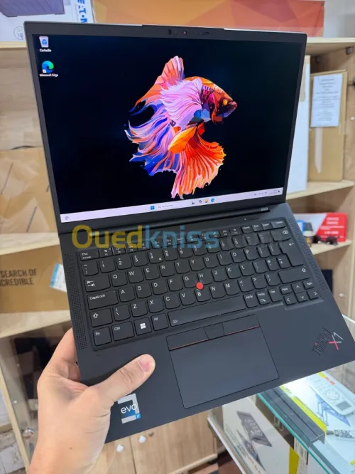 LENOVO THINKPAD X1 CARBON GEN 10 INTEL CORE I7 EVO 1260P 32GO 1TO SSD 3K OLED 